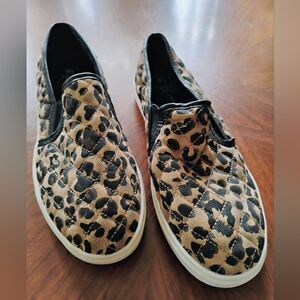 Time & Tru Slip-on Shoes - Size: 9.5      (1197)